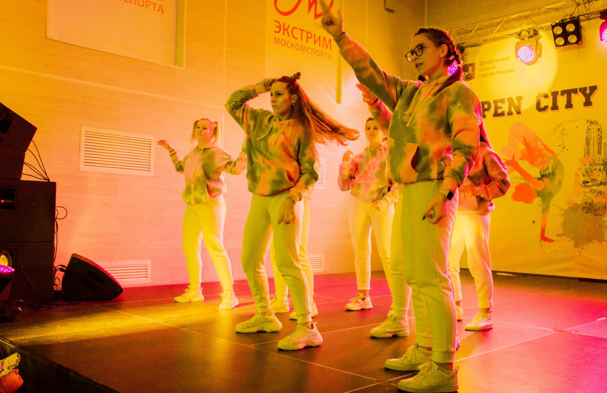 занятия танцами для подростков